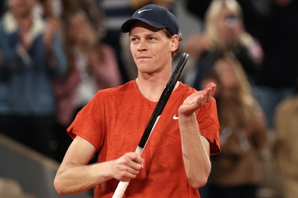 球场外的排 球场外的排